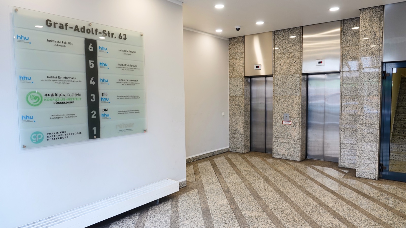 Geb&auml;ude-Foyer, Graf-Adolf-Str. 63